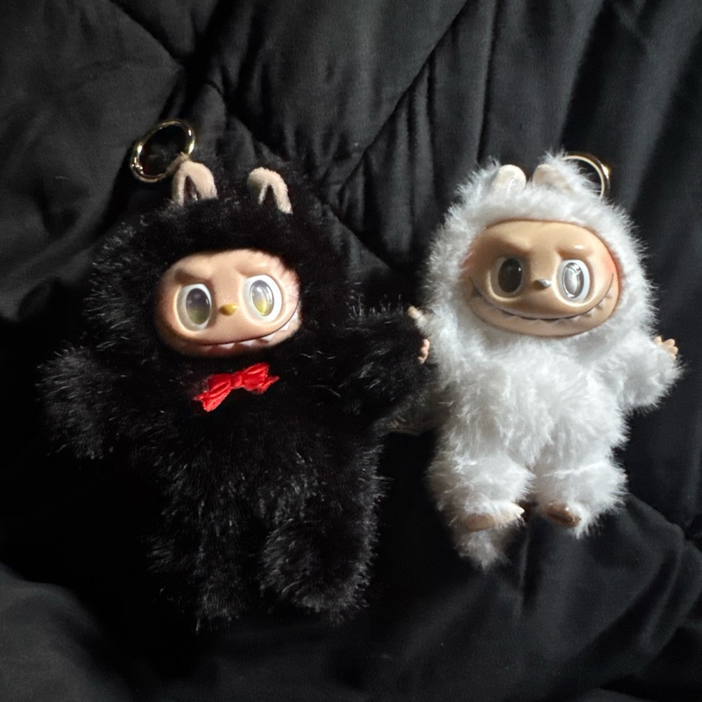Popmart set of two labubu